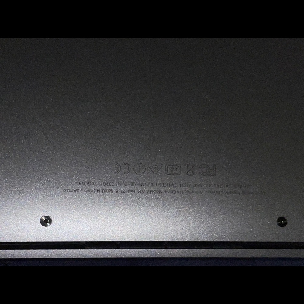 MacBook *SOLD** - Picture 6 of 10